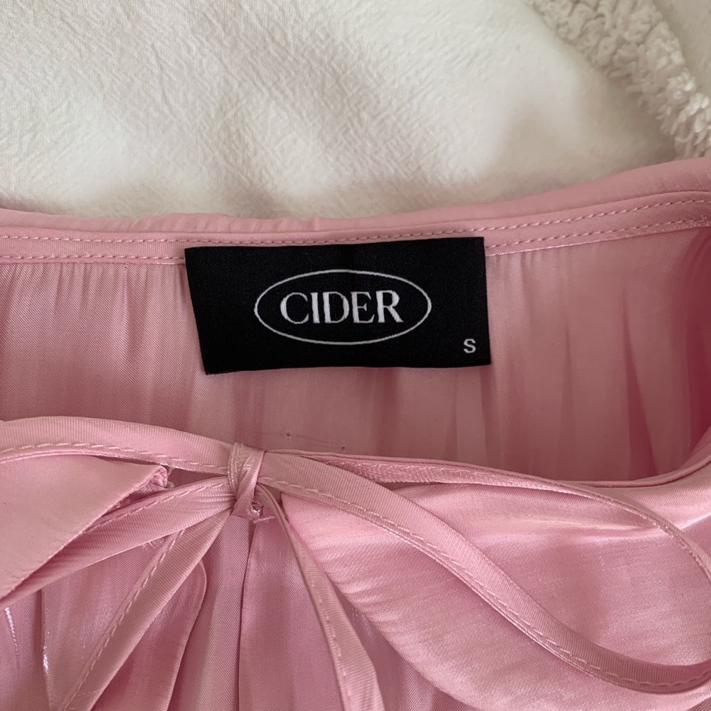 Pink Bow Top with Ruffle - Picture 2 of 2